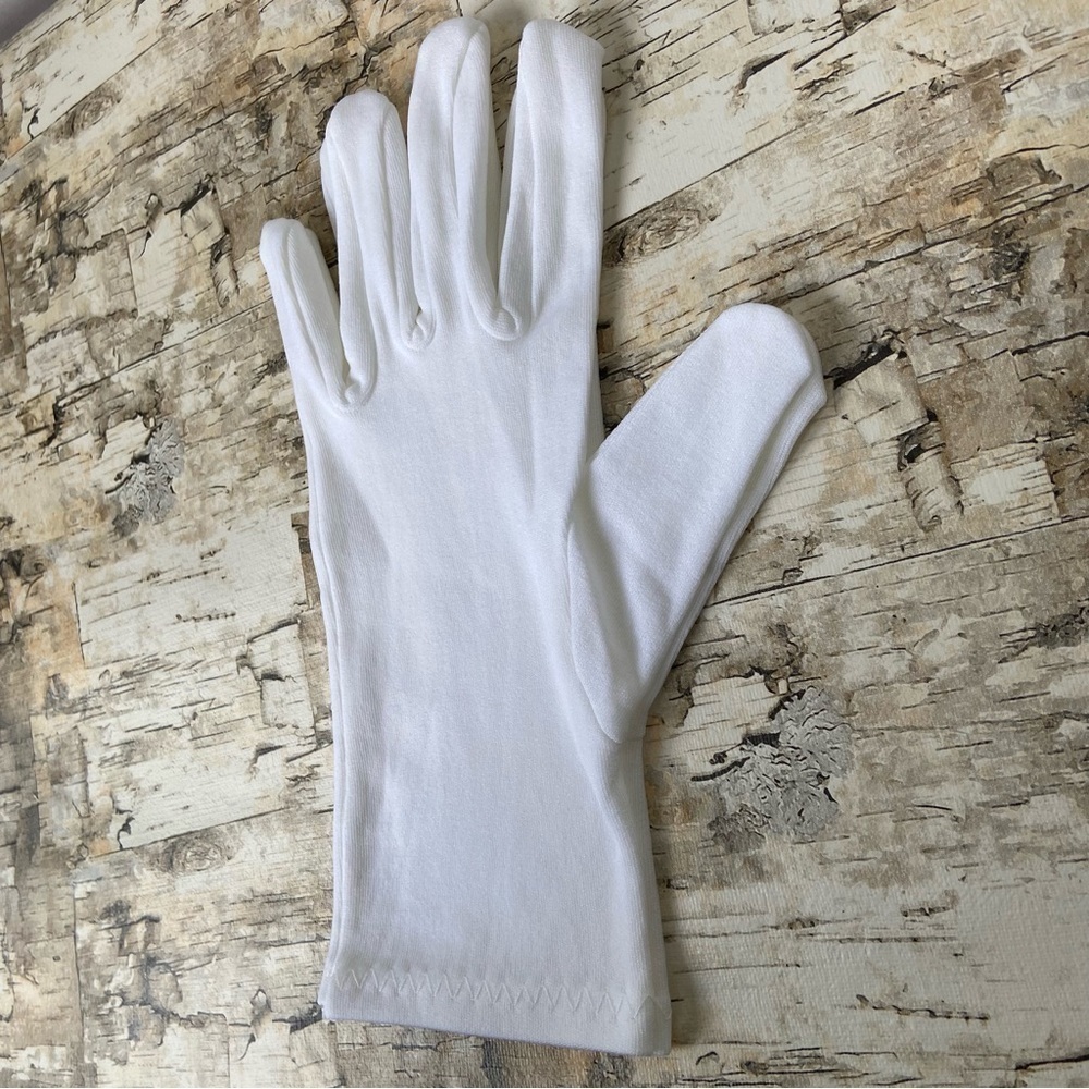 Women’s Vintage Gloves White Vintage Gloves - Picture 12 of 15